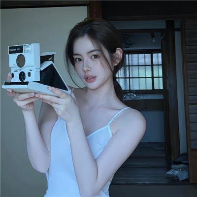 她与她的自画像